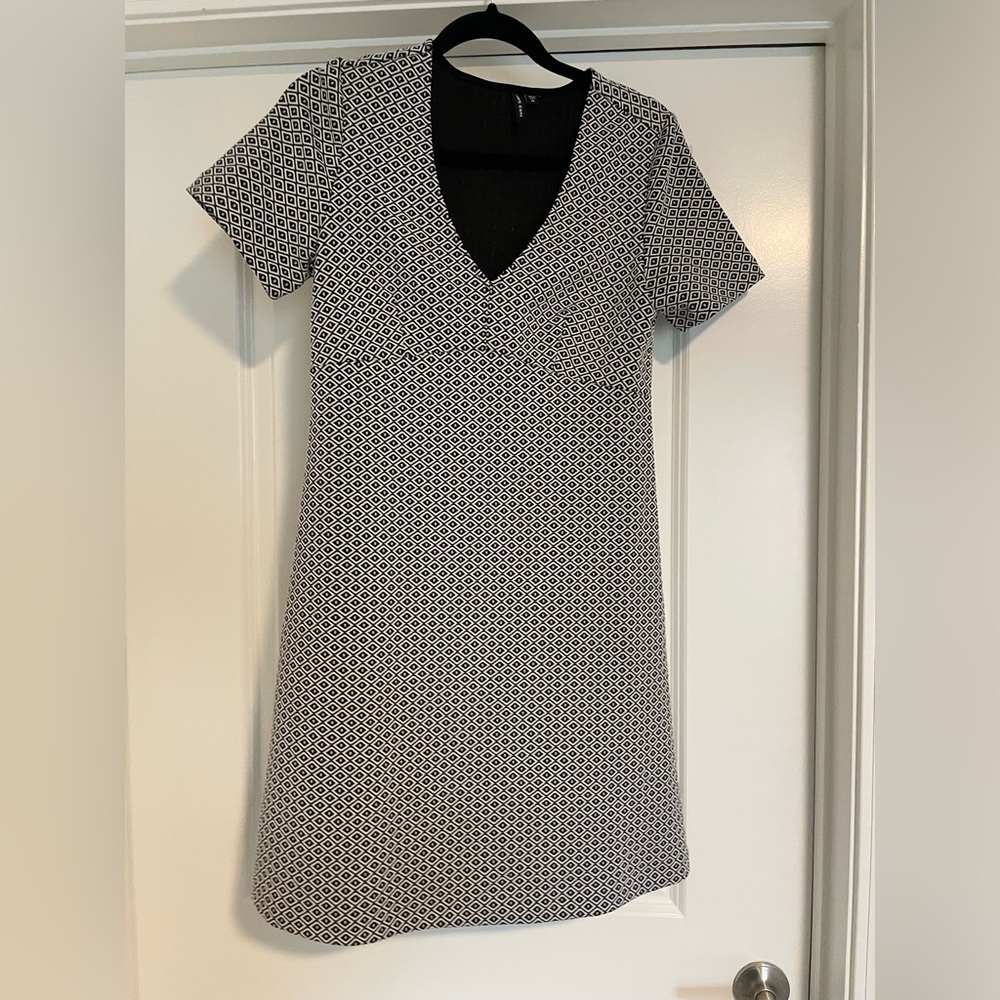 Elegant Black and White Patterned Dress